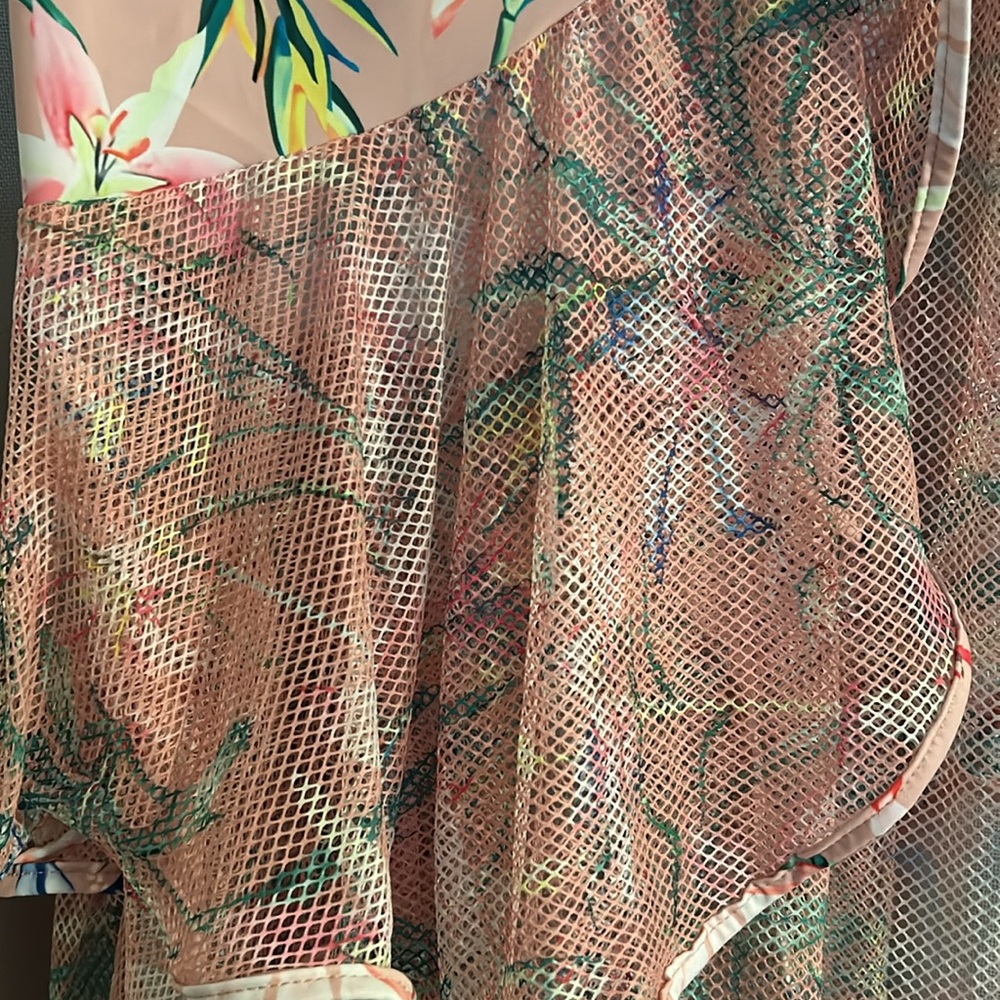 Bathing suit and matching cover up skirt. - Picture 9 of 12